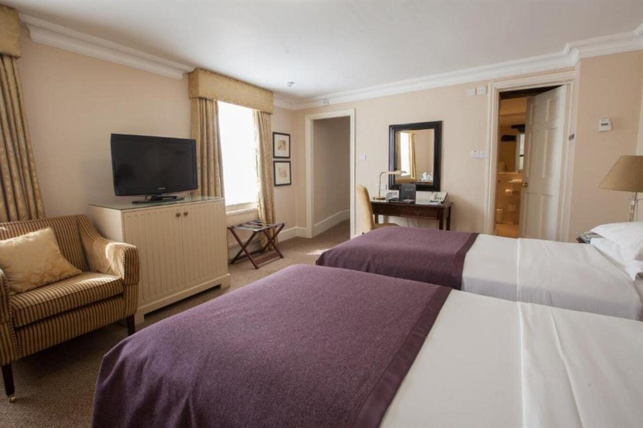 Macdonald Bear Hotel Woodstock